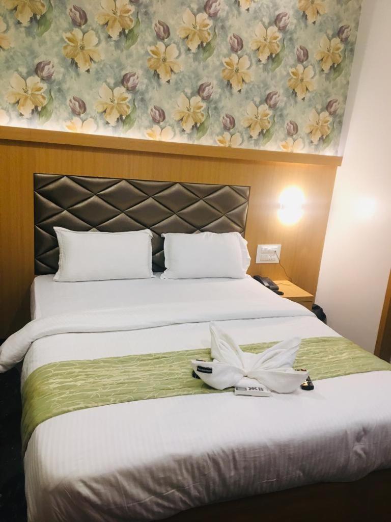 Glitz Hotels The Ar Residency - Nr Thane Railway Station Eksteriør bilde